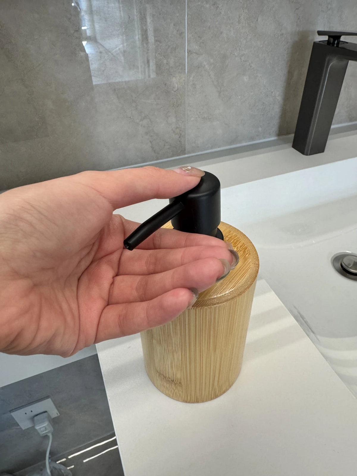 Dispenser de Sabonete Líquido em Bambu Natural
